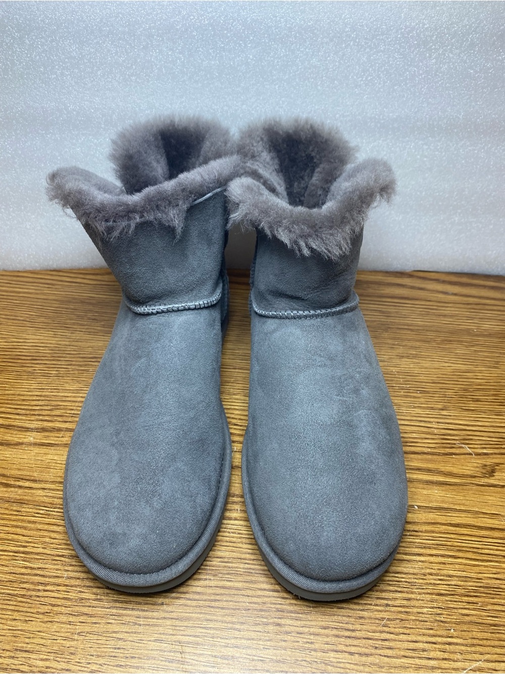 UGG Australia Mini Bailey Button II Winter Boots Lamb Fur Gray Women’s Size 11